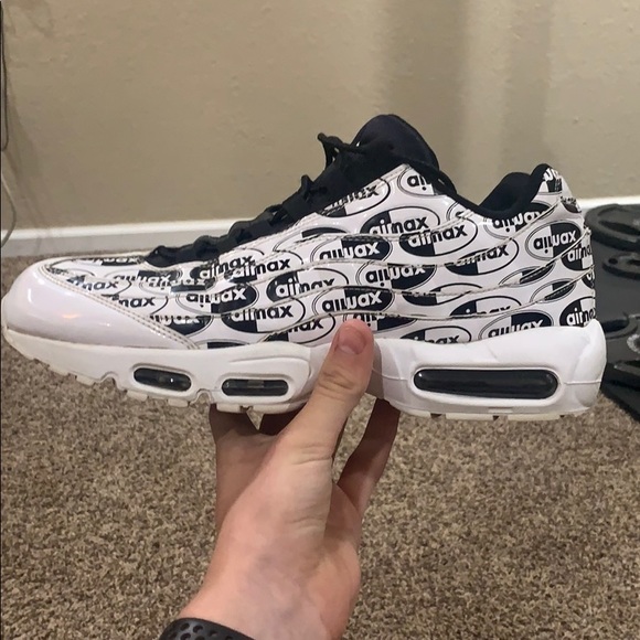 Size 11.5 air max 95 - Picture 2 of 3